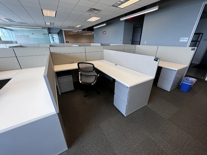 Pre-Owned Office Cubicle